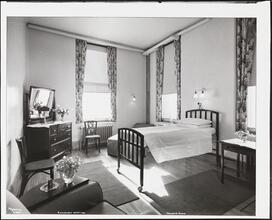 [Roosevelt Hospital, Private Room.]