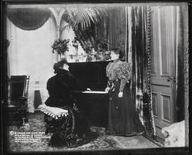 [Portrait, Sarah Berhardt & Friend at Hoffman House.]