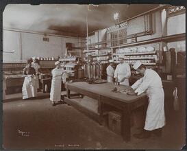 Kitchen, Maillard.