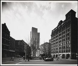 [Duane Park with Schepp Building on right.]