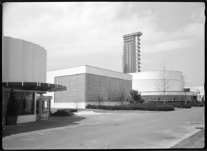 [Glass Inc. building, New York World's Fair.]