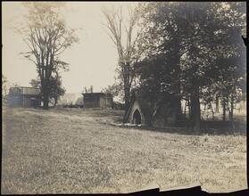 [The old well, Gouverneur Morris House, Morrisania.]