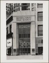 1819 Broadway. Manufacturers Trust Company. Entrance