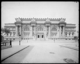 5th Avenue and 82nd Street. Metropolitan Museum.