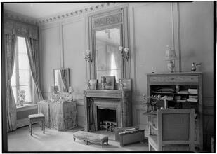 Mrs. Edgar Leonard [residence]. Mrs. Leonard's bedroom toward fireplace.