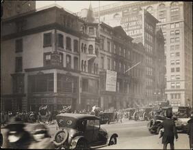 [5th Avenue and 22nd Street.]