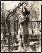 St. Mark's Church: Statue in Courtyard