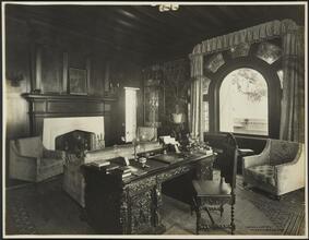 [Residence. Interior, library.]