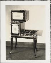"Peerless" gas range