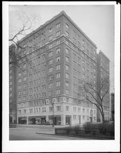 Broadway at the N.E. corner of 88th Street. Apartment house.