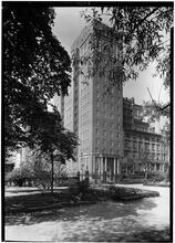 Eighteen Gramercy Park South. General view I, from Gramercy Park.