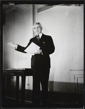He Sells Success - Dale Carnegie [Dale Carnegie teaching a public speaking class.]