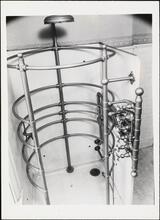 [Shower in No. 1 Fifth Avenue.]