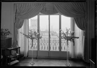 Faris R. Russell [residence]. Living room large window detail.