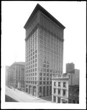 4th Avenue at the S.W. corner of 25th Street. Milbank Buiding.