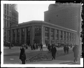 58th Street and 8th Avenue. Colonnade Building.