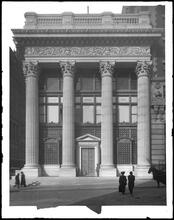 5th Avenue and 34th Street. Knickerbocker Trust Co., facade.