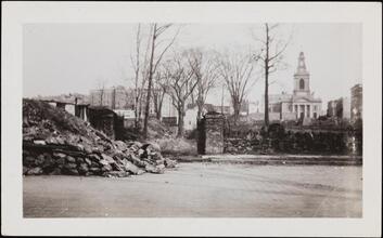 [Gate on Fort Washington Avenue to Hood Wright Place at 175th Street.]