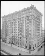 Broadway between 85th and 86th Streets. Bretton Hall Apartment House.
