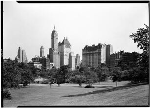 New York City views. Savoy-Plaza and Sherry Netherlands, open view.