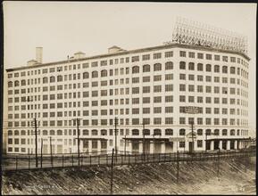 Loose-Wiles Company Building
