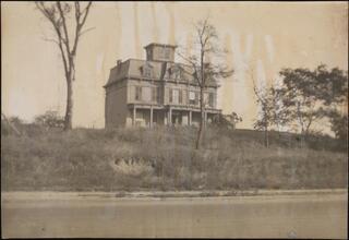 [Hunt Mansion.]