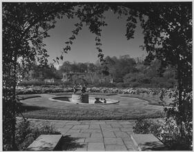 The Conservatory Gardens and the Frances Hodgson Burnett Fountain