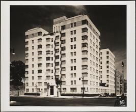 1000 Grand Concourse. Apartment building