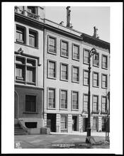113 East 71st Street. Residence.