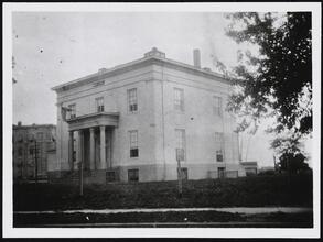 [Fox Mansion, foot of Fox Street.]