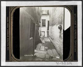 [17. Sullivan Street Back Alley.]