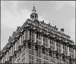 [Top of the Helmsley Building, 230 Park Avenue.]
