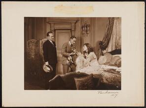 [Stanley Logan as Tony Lagorce, Leslie Howard as Andre Sallicel and Jeanne Eagels as Simone in "Her Cardboard Lover".]