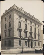 [East 67th Street and 5th Avenue, N.E. corner. George Gould residence.]