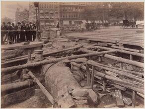 14 St [Construction of the cable road on Broadway, 1891.]