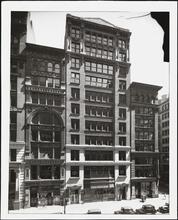 [5th Avenue between 17th and 18th Streets.]