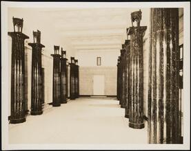 [Eighth Avenue. Penn Station. Interior, entrance hall.]