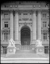 Bowling Green. New York U.S. Custom House, entrance.