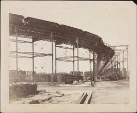 [Elevated railroad at 110th Street and 8th Avenue.]