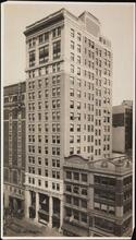 [Broadway between 28th and 29th Street.]