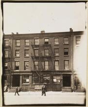 [South Street, near Gouverneur Lane.]