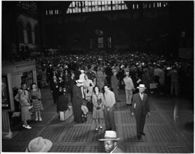 Penn Station [Soldiers returning home from World War II.]