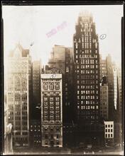 Fortieth Street between Fifth and Sixth Avenues