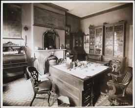 [Interior of Watt-Pinkney Mansion, West 139th Street.]