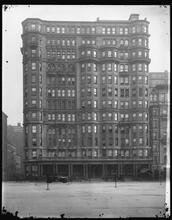 5th Avenue at East 59th Street. Hotel Savoy.