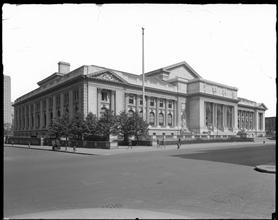 5th Avenue and 42nd Street. New York Public Library, general view from 40th Street and 5th Avenue.