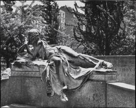 [Straus Memorial Fountain, Broadway at 106th Street]