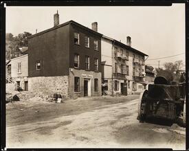 Ewen Avenue, no. 2565