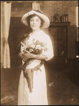 [Mary Young as Dolly in "Believe Me Xantippe".]
