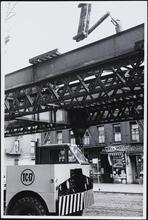 [Third Avenue El between 10th and 11th Streets.]